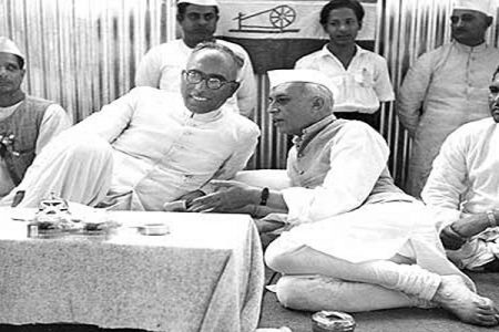 Photo of Sheikh Abdullah and Jawaharlal Nehru during Congress committee meeting.