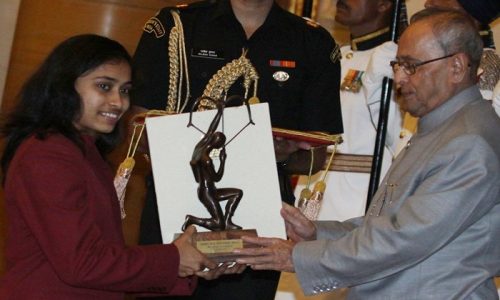 President Pranab Mukherjee honours Gymnast Dipa Karmakar with Arjuna Award 2015 at a Ceremony at the Rashtrapati bhavan in new Delhi. Image Source: indianexpress.com