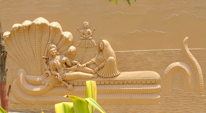 Raman Reti Gokul Vrindavan sculptures