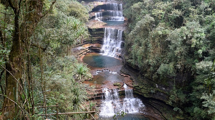 Wei-Saw Dong Waterfall Is one of the most scenic waterfall in Meghalaya